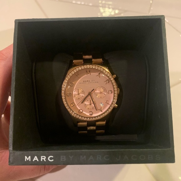 Marc Jacobs rose gold watch - Picture 2 of 5